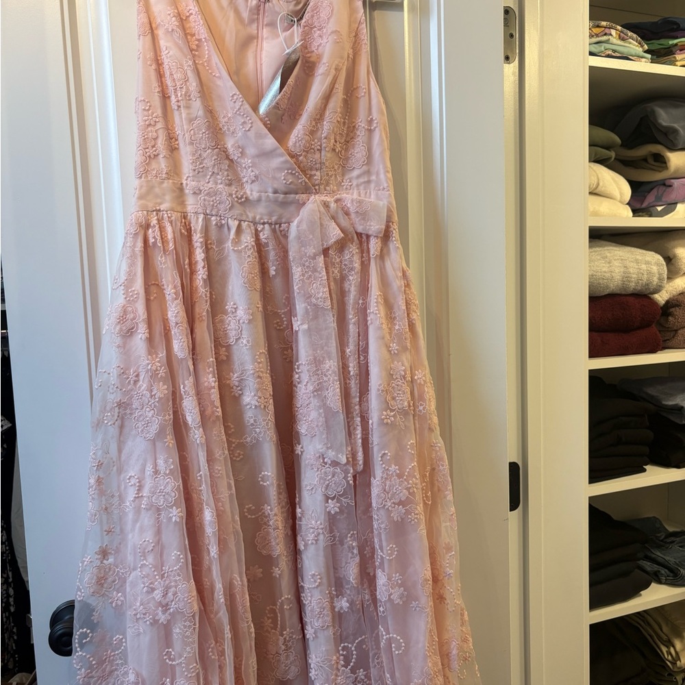 Elegant Pink Lace Women's Prom Dress